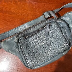 Elegant Woven Leather Crossbody Bag